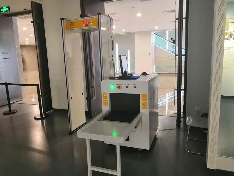 博物館安檢門(mén)