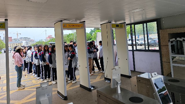 安檢門(mén)金屬探測(cè)門(mén)有輻射嗎